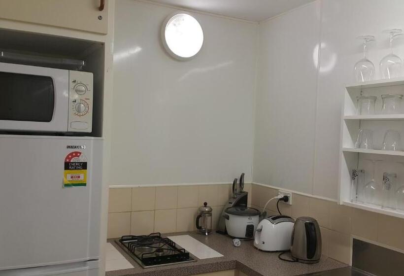 Студия Стандарт, Wilderness Accommodation