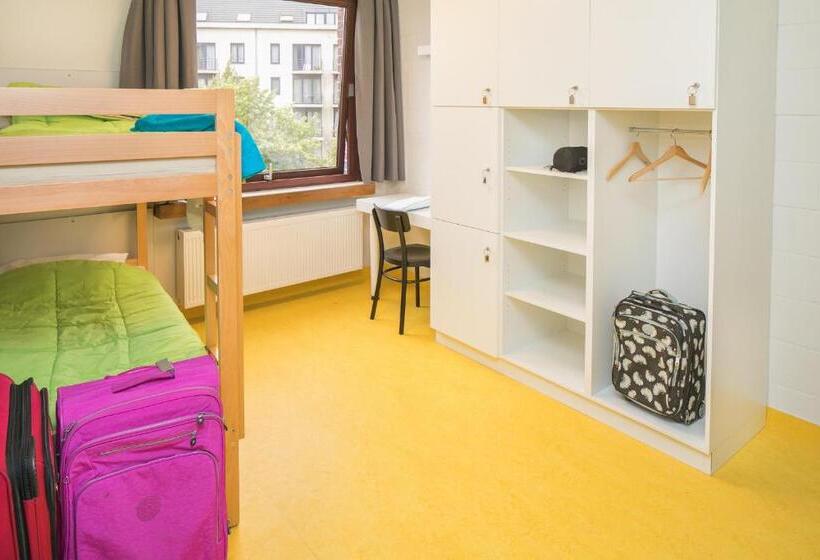 اتاق استاندارد سه نفره, Hostel Bruegel