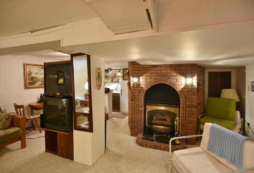 豪华工作室, 10th Avenue Guest House & Suites