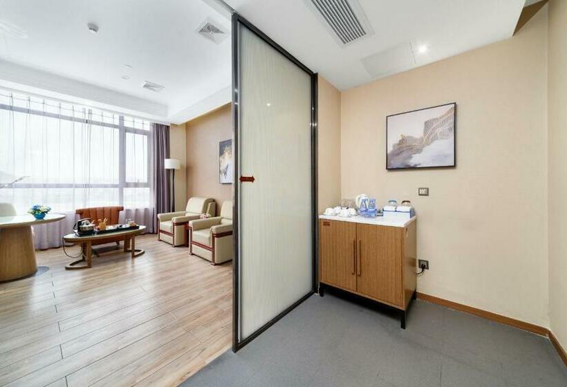 Deluxe Suite, Qianhai Holiday