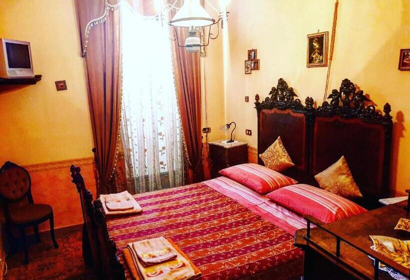اتاق عادی, L'antica Dimora