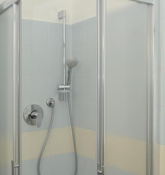 Quarto Estandar com Sacada, Lido Mazzini