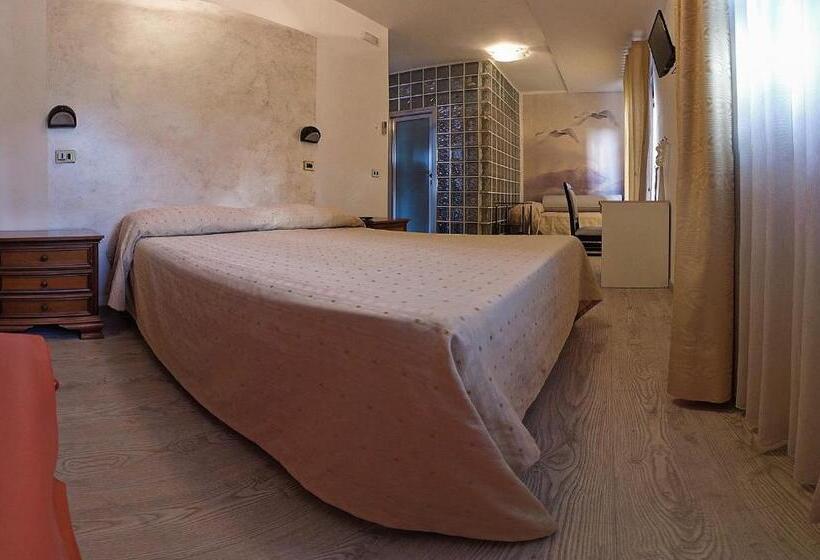 Номер Стандарт Трехместный, Ristorante Albergo Gerardo Di Masi