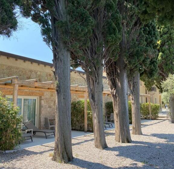 سوییت جونیور, Baia Dei Pini