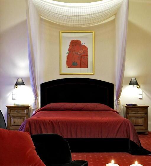 جناح مطلّ علي الجبل, Country Club Hotel & Suites