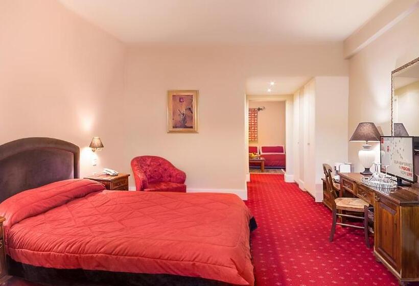 جناح, Country Club Hotel & Suites