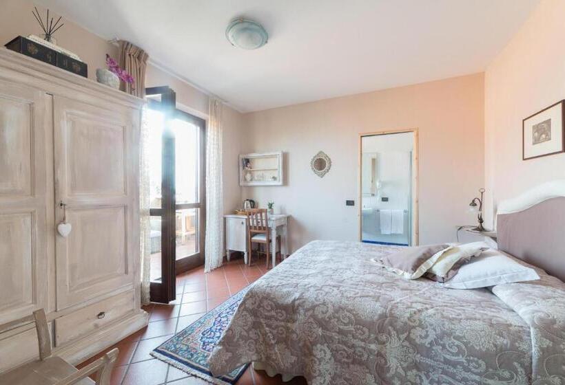 اتاق لوکس با چشم‌انداز دریاچه, Florence