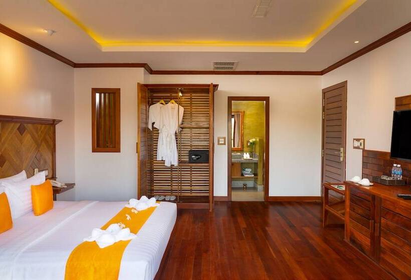 プールの見えるデラックスルーム, Khmer House Resort
