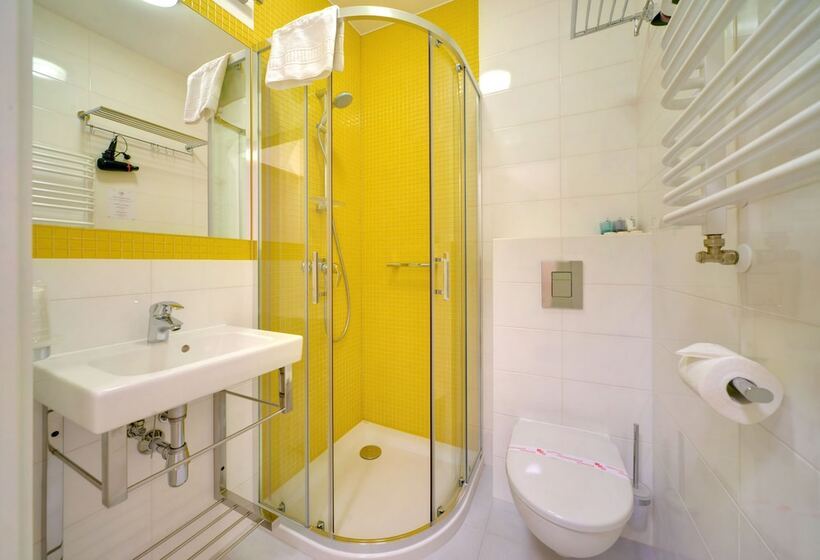 Quarto Familiar, Willa Odkrywcow