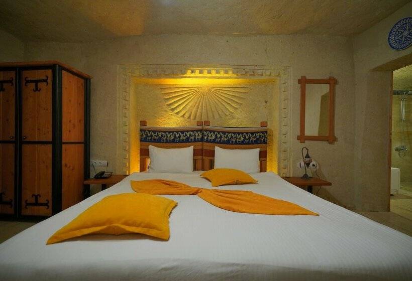 Номер Deluxe, Fosil Cave