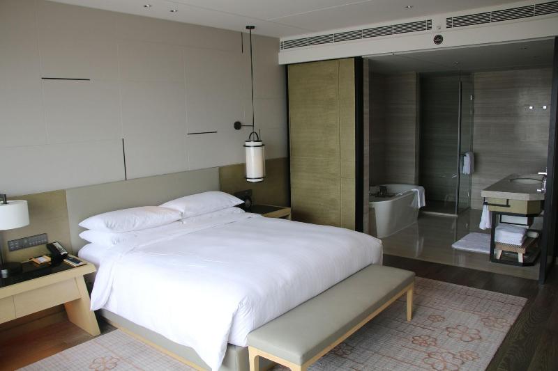 اتاق اجرایی با تخت بزرگ, Shanghai Marriott Hotel Kangqiao