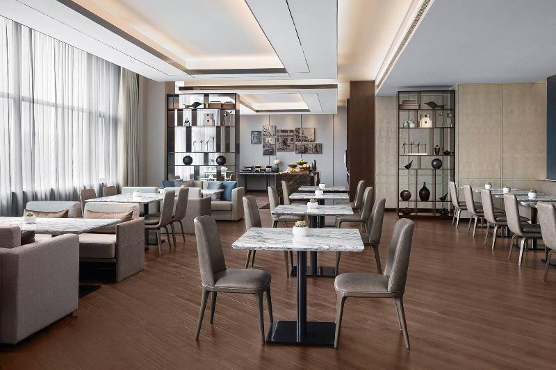 اتاق اجرایی با تخت بزرگ, Shanghai Marriott Hotel Kangqiao