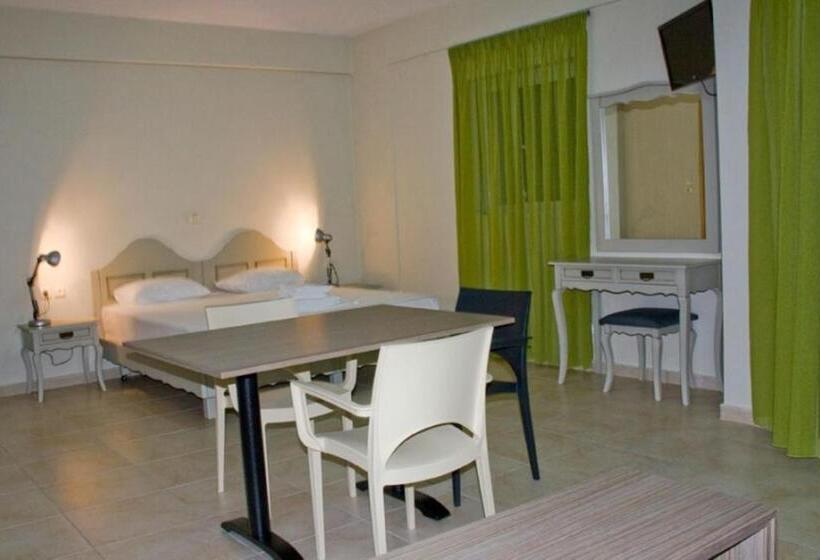 إستوديو قياسى, Fournia Village