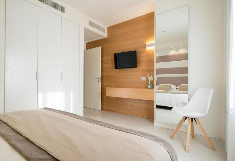 آپارتمان مدیریتی 2 خوابه, Metropol Ceccarini Suite   Luxury Apartments