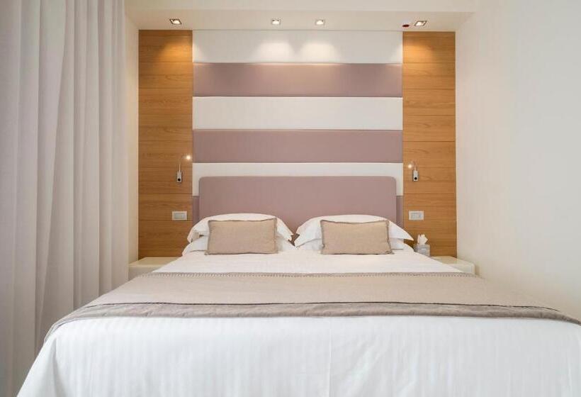 آپارتمان مدیریتی 2 خوابه, Metropol Ceccarini Suite   Luxury Apartments