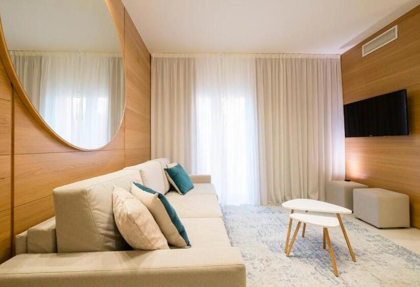 آپارتمان پرستیژ 1 خوابه, Metropol Ceccarini Suite   Luxury Apartments