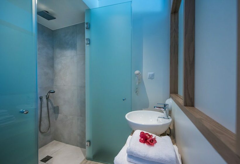 Полулюкс, Paralos Lifestyle Beach Adults Only