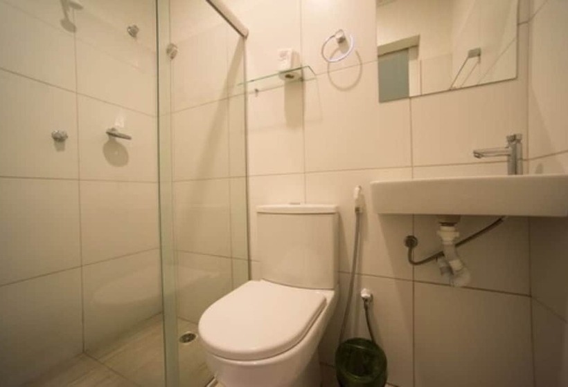 Quarto Triplo Estandar, Pousada Malibu