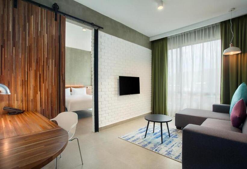 Люкс Superior, Ibis Styles Kota Kinabalu Inanam