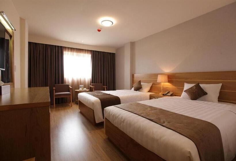اتاق لوکس سه تخته, Minh Tam Hotel & Spa 3/2