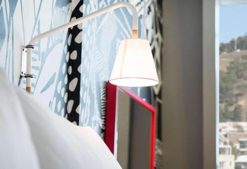 Номер Стандарт, Radisson Red Hotel V&a Waterfront Cape Town