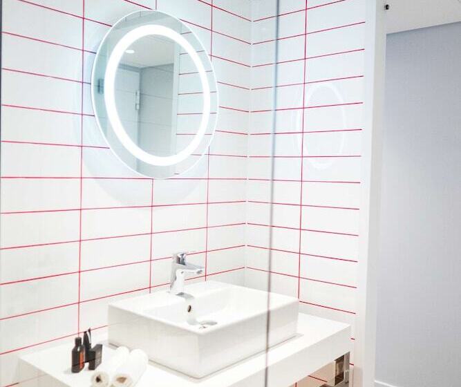 Номер Стандарт, Radisson Red Hotel V&a Waterfront Cape Town
