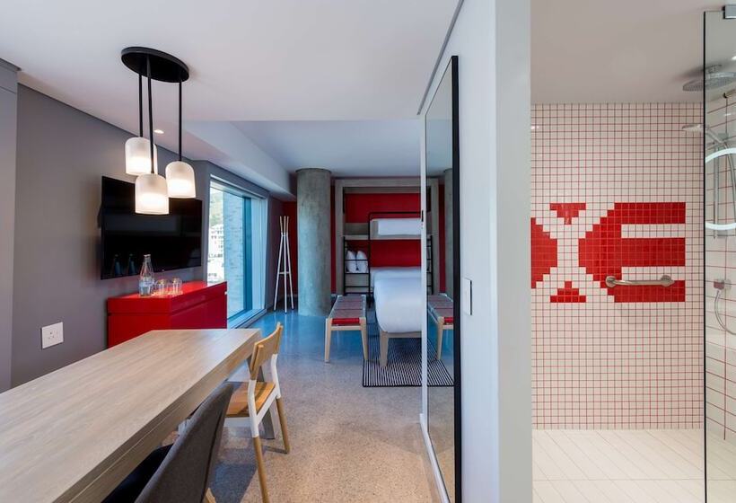 Семейный Номер Superior, Radisson Red Hotel V&a Waterfront Cape Town