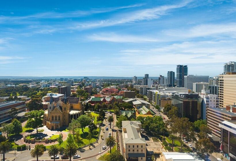 Номер Клуб, The Westin Perth