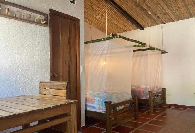 اتاق لوکس سه تخته, Finca Carpe Diem Ecolodge