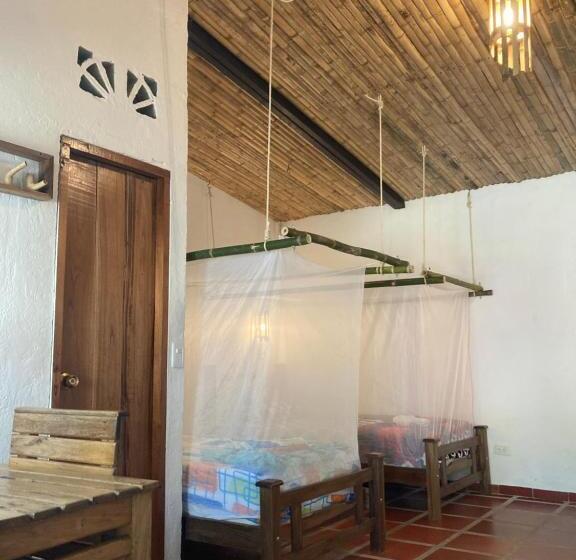 اتاق لوکس سه تخته, Finca Carpe Diem Ecolodge
