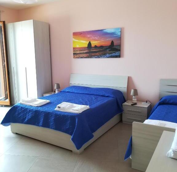 Quarto Triplo Deluxe Vista Mar, B&b La Spiaggetta Di Stazzo