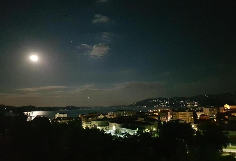 Номер Стандарт Вид на Озеро, B&b Stella Maggiore