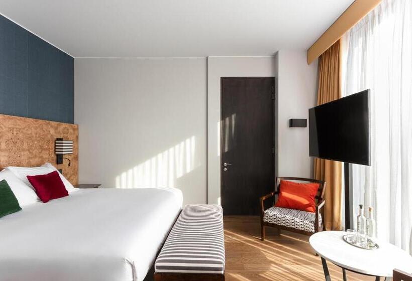 اتاق سوپریور با تخت بزرگ, Debaines Hotel Santiago