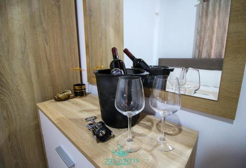 سوییت لوکس, Atlantis Hotel & Apartments