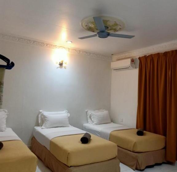 Семейный Номер Deluxe, Anggerik Impian Hotel  Best For Travellers At Kuala Berang