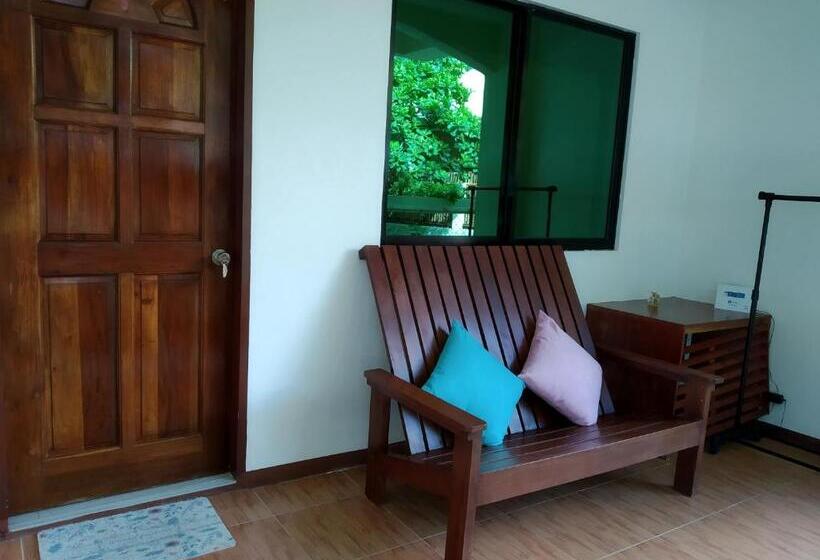 스탠다드 테라스 룸, Aramara Resort