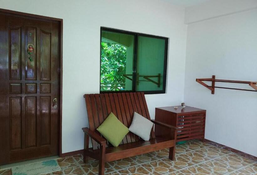 디럭스 테라스 룸 바다 전망, Aramara Resort