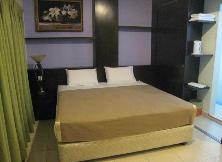 Deluxe Suite King Bed, Tropicana Inn
