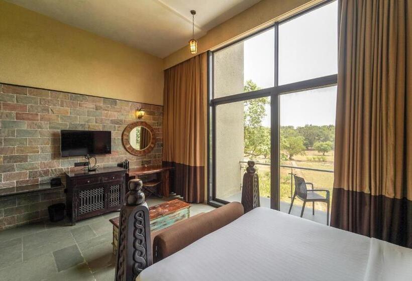 اتاق پریمیوم با بالکن, Triose Boutique Hotel Lonavala
