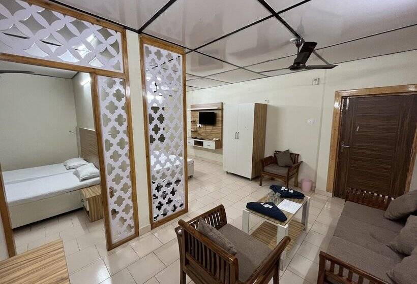 Люкс Superior, Pops Resort