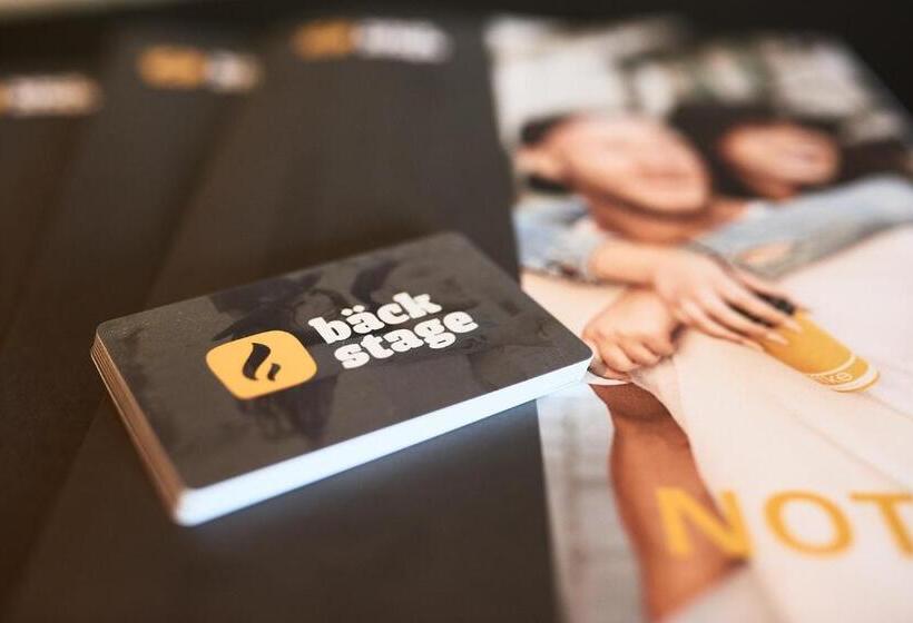 장애인을 위한 스탠다드 룸, Bäck Stage