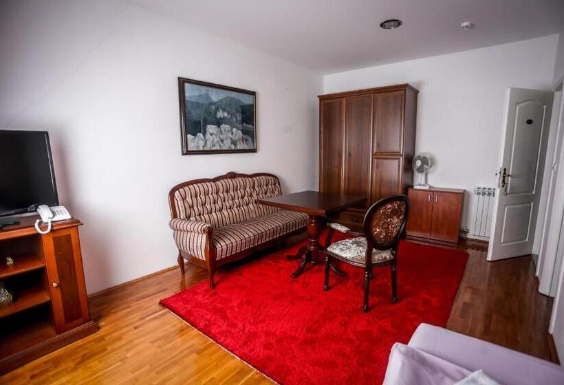 Standard Room, Bob