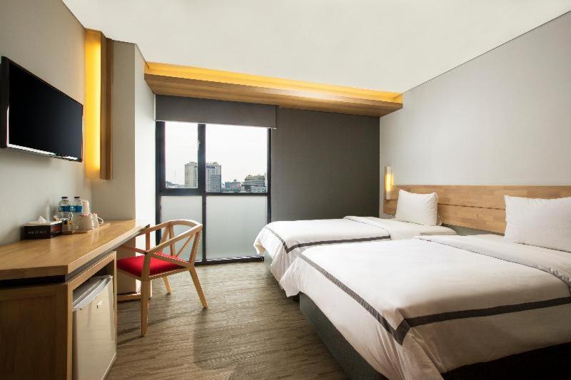 标准间, Up Peak Hotel Simpang Lima Semarang Formerly Ha Ka Simpanglima Hotel Semarang