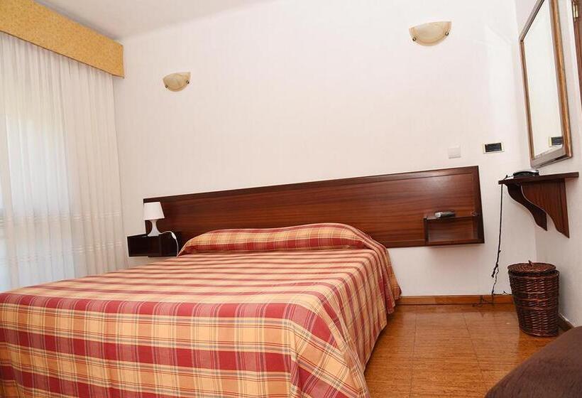 اتاق استاندارد, Val Flores