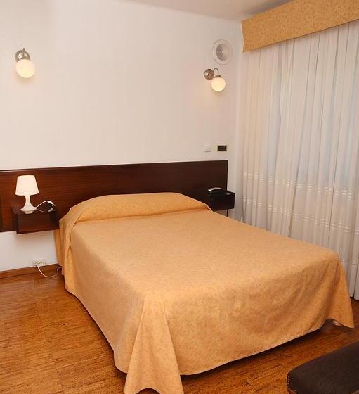 اتاق استاندارد یک نفره, Val Flores
