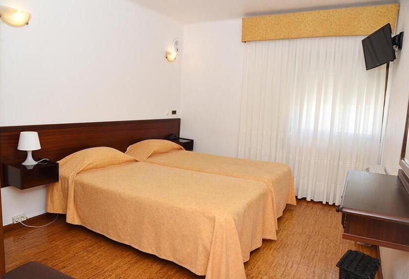 اتاق استاندارد, Val Flores