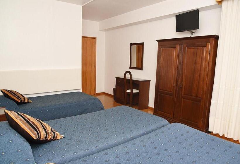 اتاق استاندارد سه نفره, Val Flores