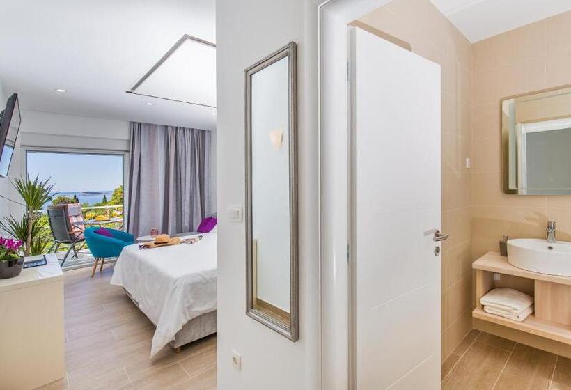 اتاق استاندارد با بالکن و چشم‌انداز دریا, Boutique Flamingo B&b
