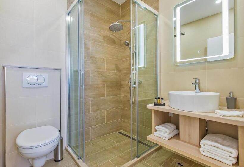 استودیوی استاندارد, Boutique Flamingo B&b