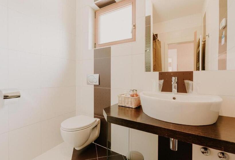 اتاق استاندارد, Bed And Breakfast Kolo Adults Only